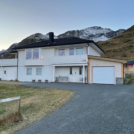Heloise'S Accommodation Fredvang Bagian luar foto