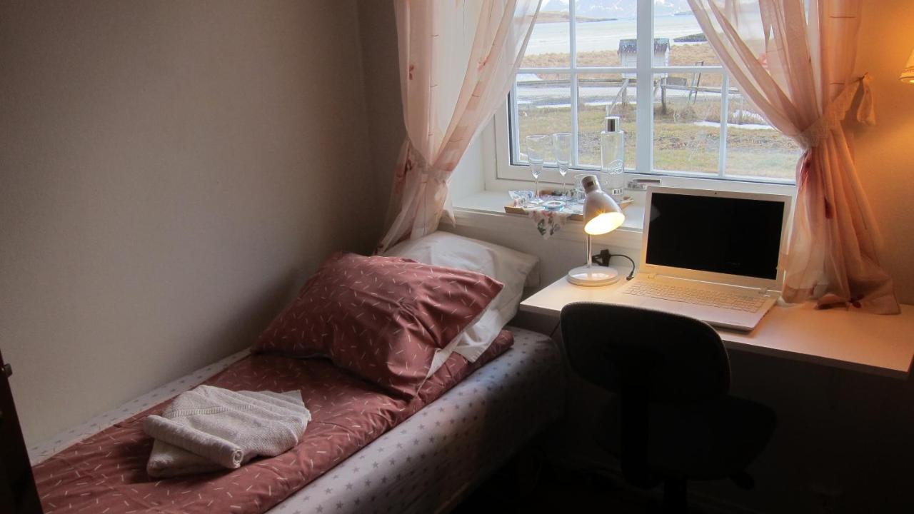 Heloise'S Accommodation Fredvang Bagian luar foto